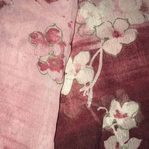 Floral scarf - Picture 2 of 2